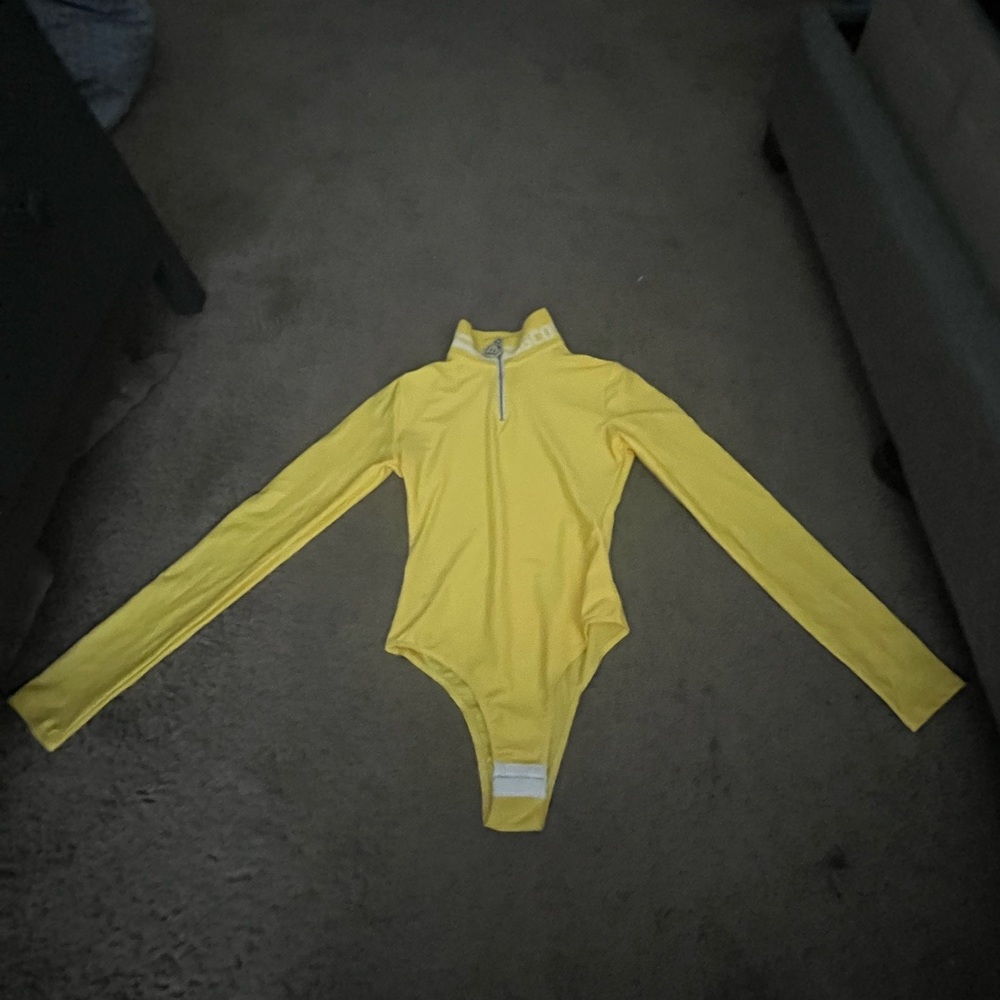 Yellow GCDS zip up bodysuit,size:XS